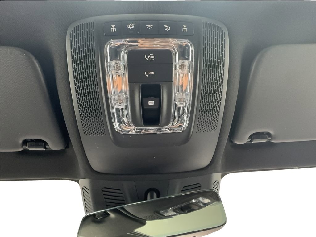 Used 2022 Mercedes-Benz GLB 250 4MATIC w/ Premium Package Lite image 42