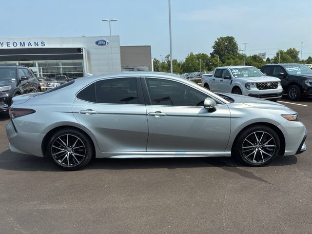 Used 2024 Toyota Camry SE FWD image 9