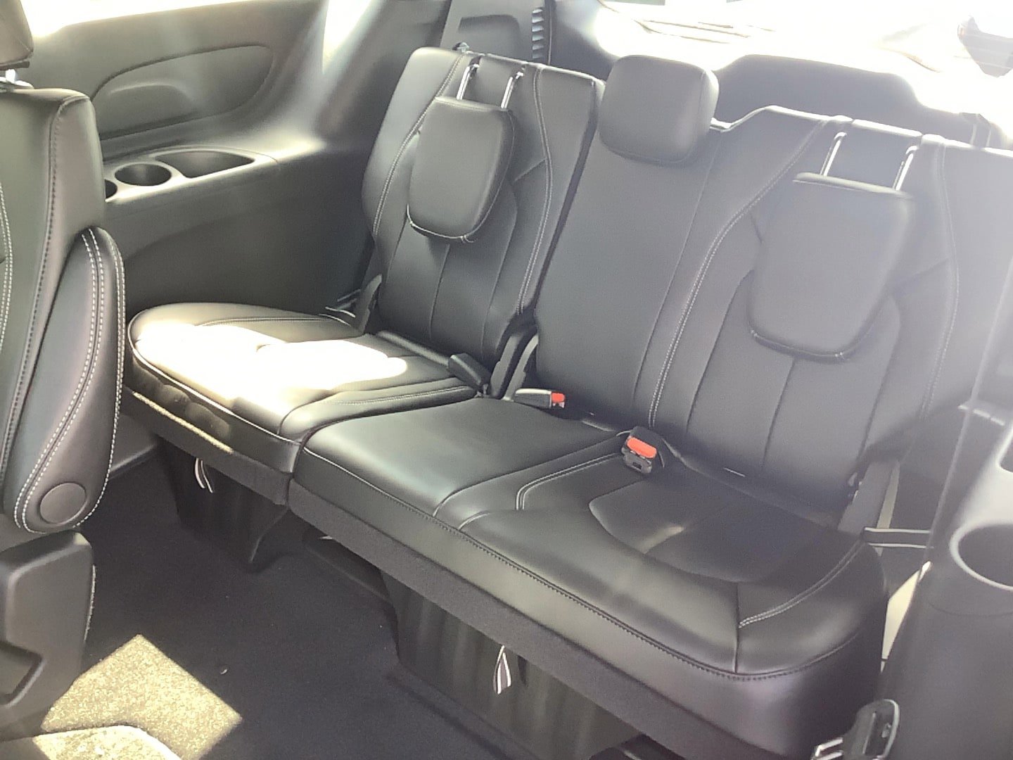 New 2026 Chrysler Pacifica Select image 9