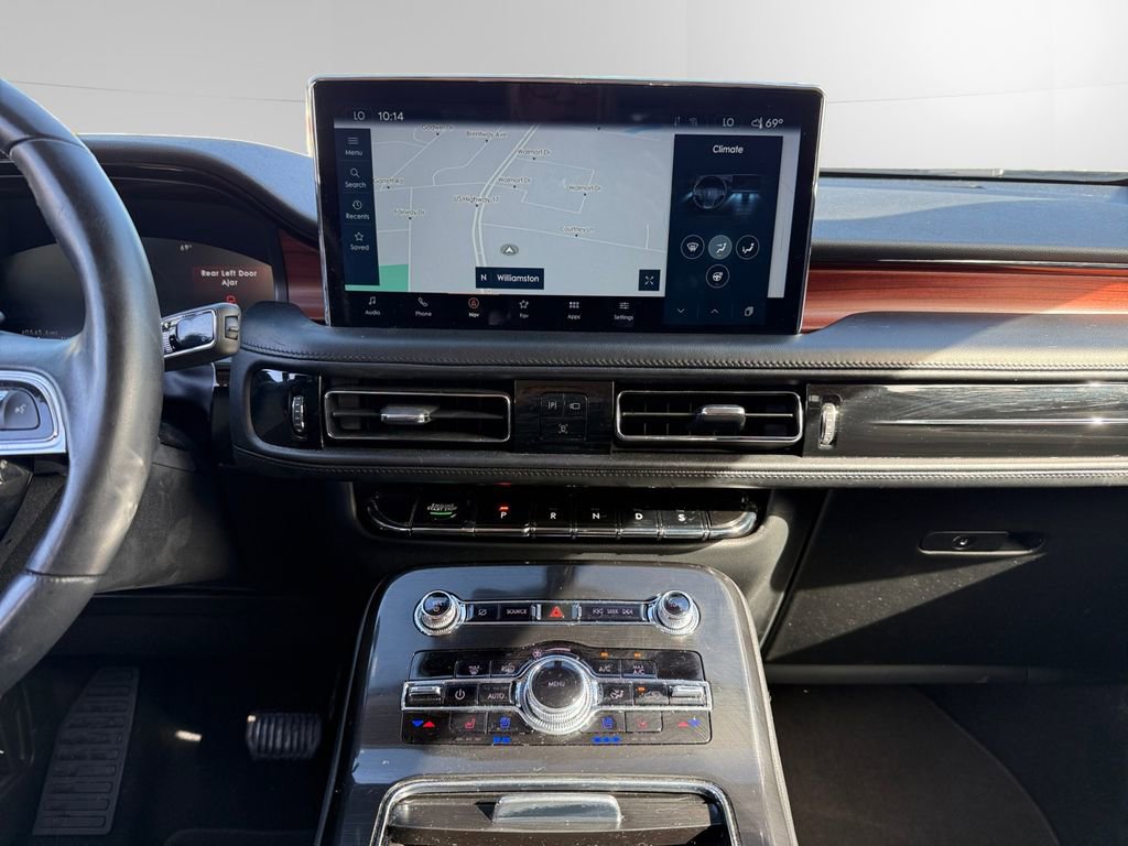 Used 2022 Lincoln Nautilus Reserve image 12