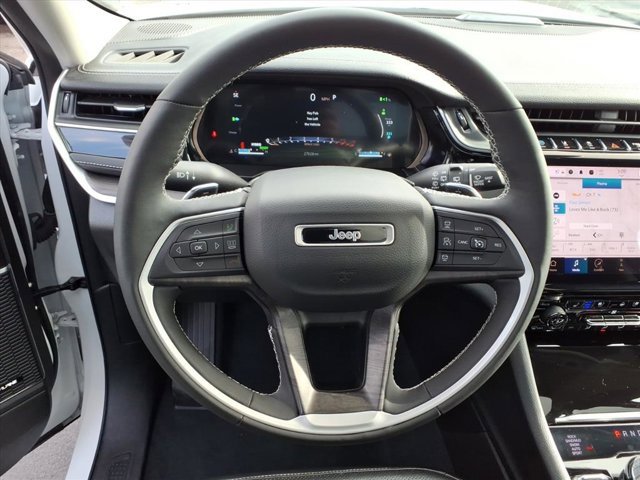 Used 2023 Jeep Grand Cherokee 4WD 4xe w/ Luxury Tech Group II image 5