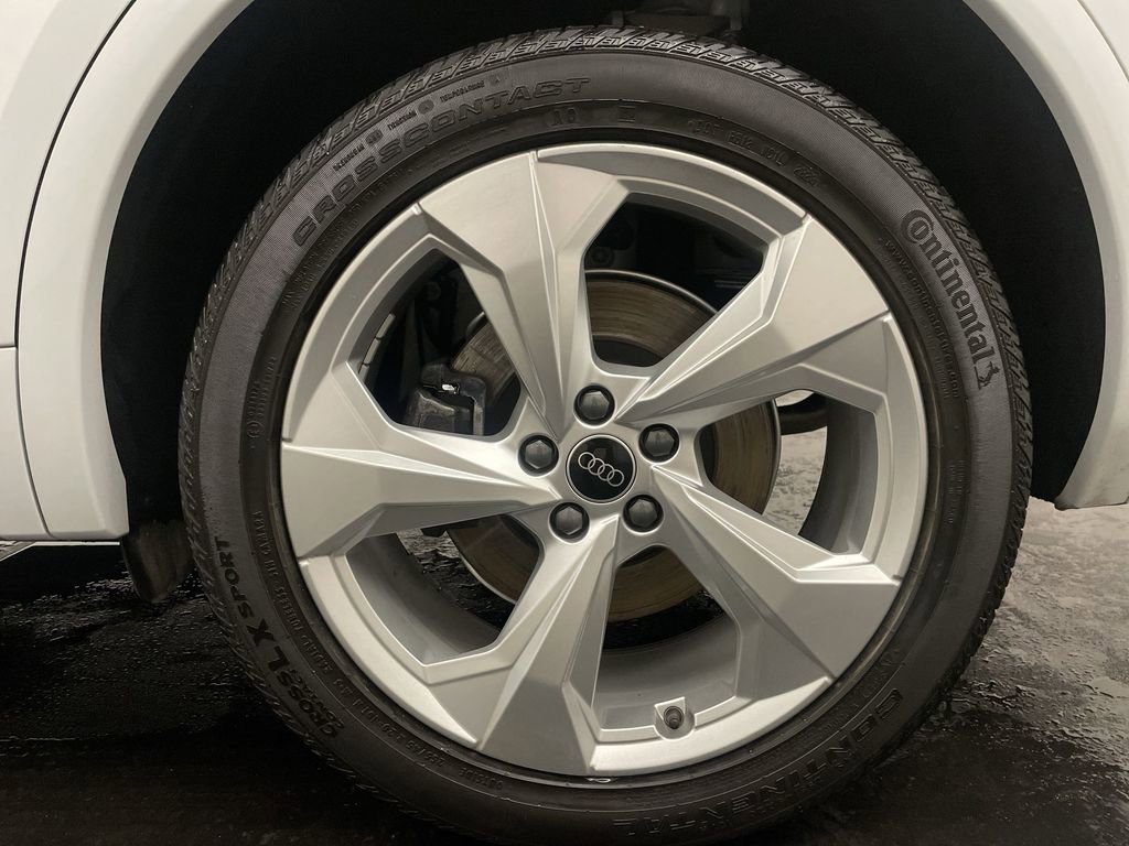 Used 2023 Audi Q5 2.0T Prestige w/ Prestige Package image 28