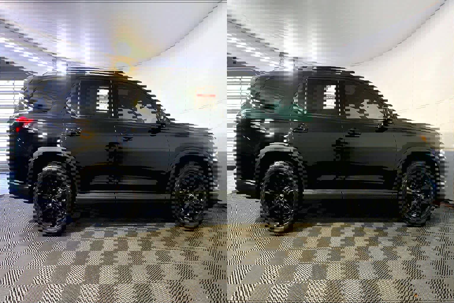 Used 2025 Honda Pilot Black Edition image 8