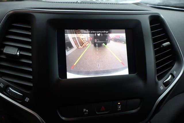Used 2021 Jeep Cherokee Latitude Lux AWD/4WD image 19