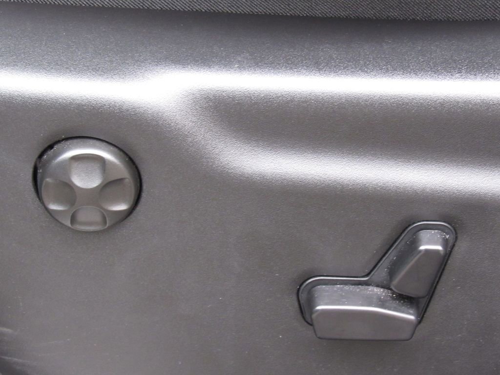 Used 2025 Dodge Durango GT image 13
