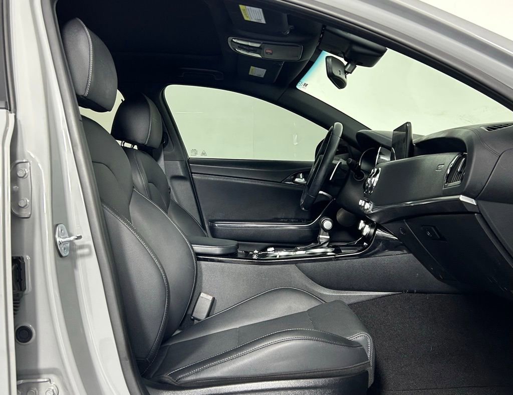 Used 2023 Kia Stinger GT-Line w/ Sun & Sound Package image 10