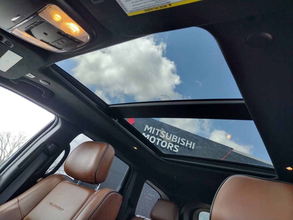 Used 2020 Jeep Grand Cherokee Summit w/ Platinum Series Group AWD/4WD image 10