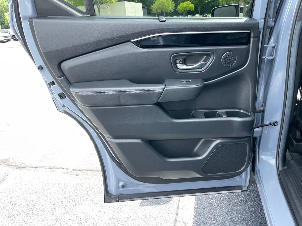 Certified 2025 Honda Pilot Touring image 38