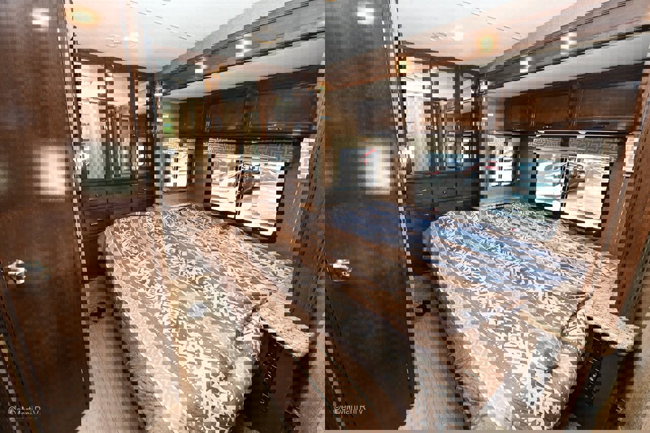 Used 2019 Ford E-450 and Econoline 450 Super Duty w/ Motorhome Prep Package image 5