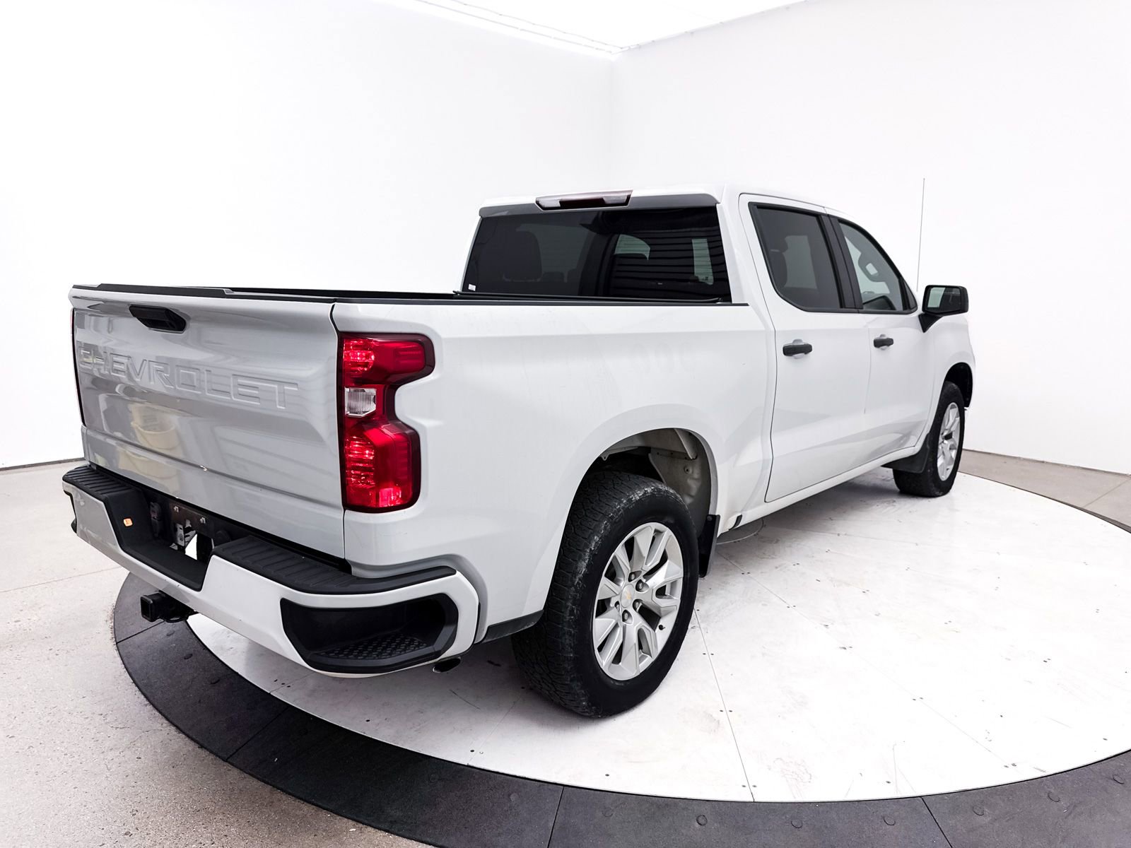 Used 2022 Chevrolet Silverado 1500 Custom image 14