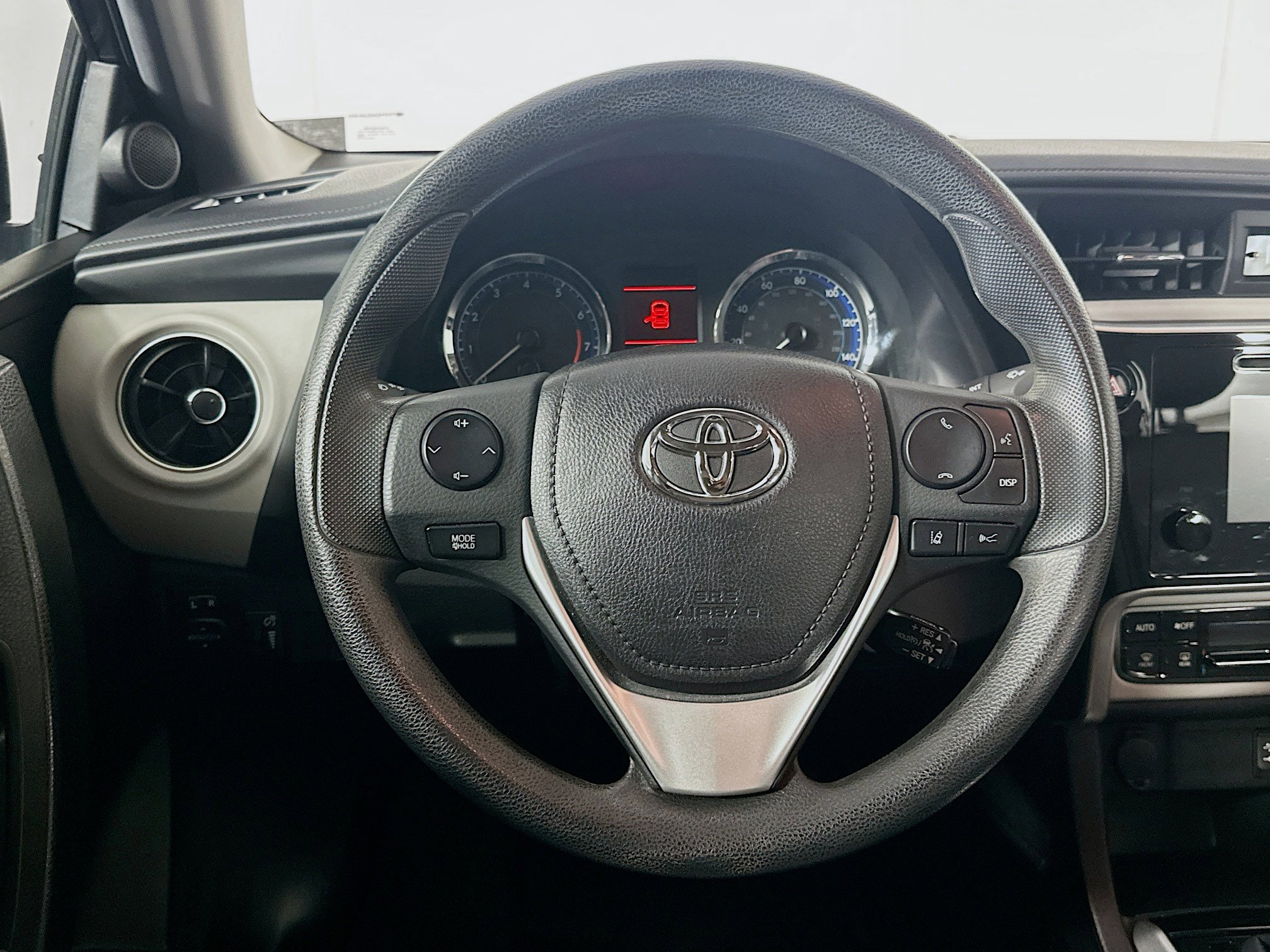 Used 2019 Toyota Corolla LE FWD image 17