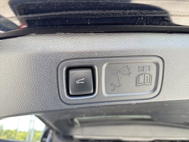 Used 2024 Ford Expedition XLT image 14