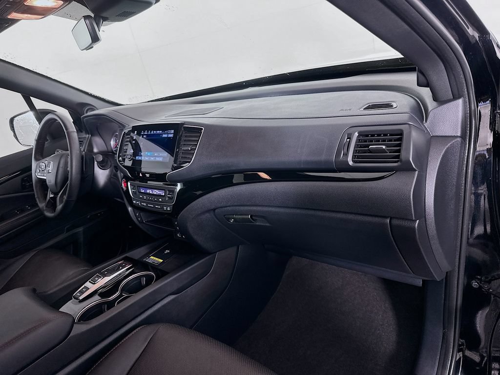 Certified 2024 Honda Passport Black Edition image 29