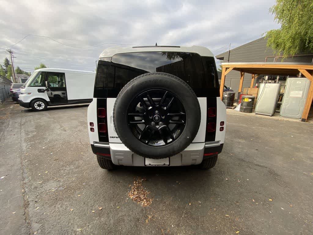 Used 2025 Land Rover Defender 110 S AWD/4WD image 5