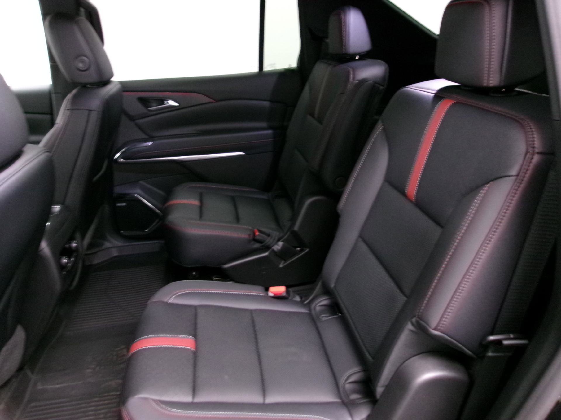 New 2026 Chevrolet Traverse RS w/ LPO, Floor Liner Package image 8