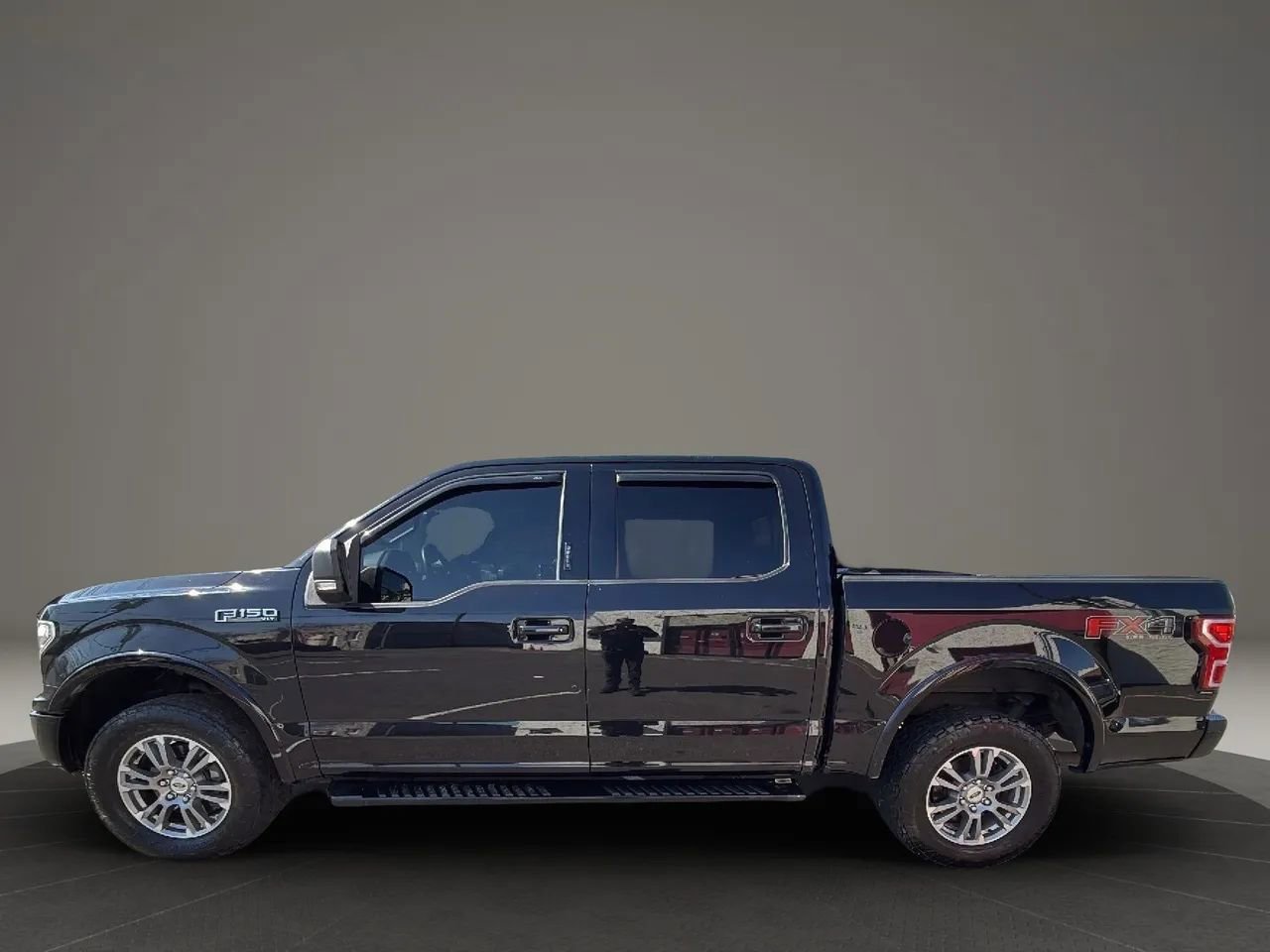 Used 2019 Ford F150 XLT w/ Equipment Group 302A Luxury image 8