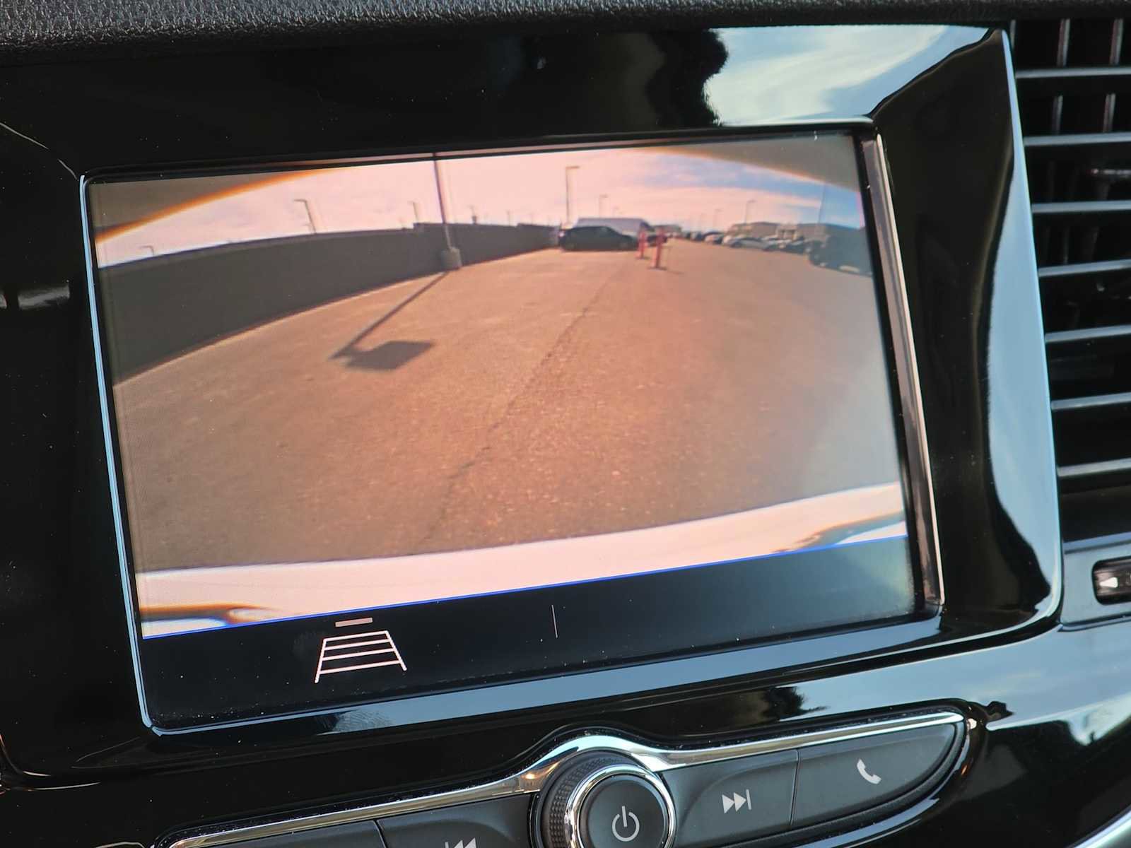 Used 2021 Buick Encore Preferred w/ Safety Package II image 25