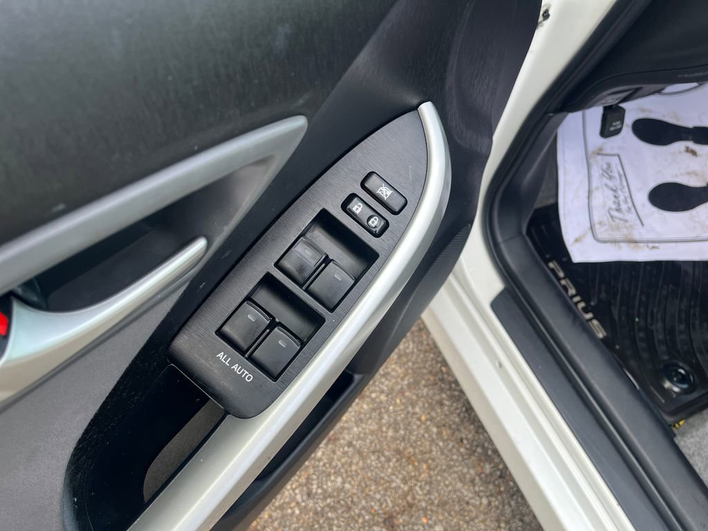 Used 2015 Toyota Prius Three image 12