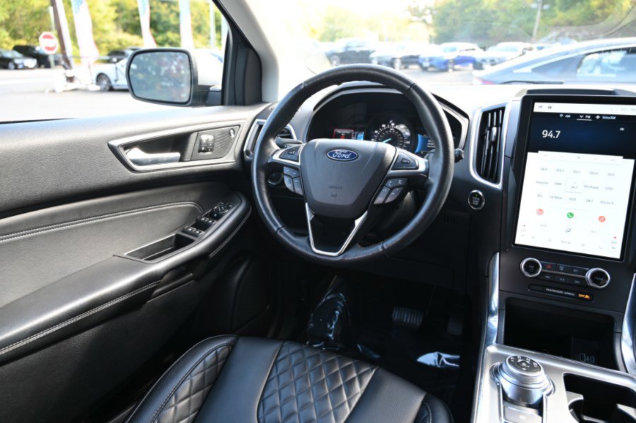Used 2024 Ford Edge Titanium image 12
