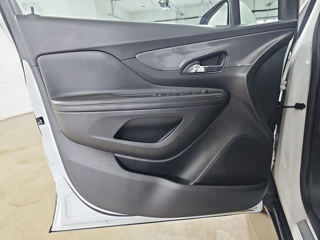 Used 2020 Buick Encore Preferred w/ Safety Package image 31
