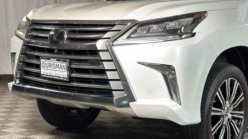 Used 2021 Lexus LX 570 4WD w/ Luxury Package image 3