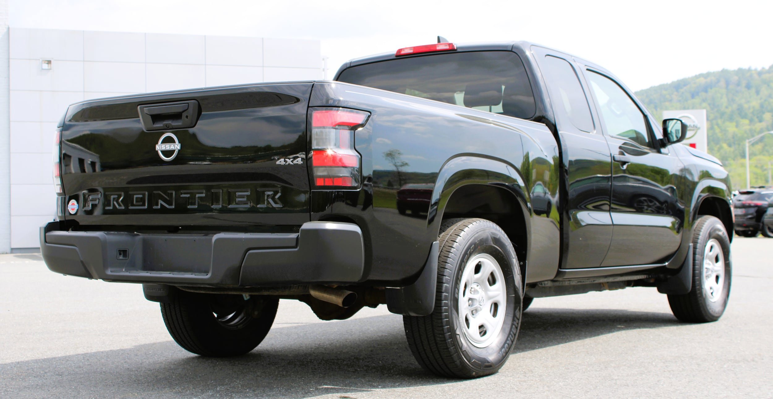 Used 2023 Nissan Frontier S AWD/4WD image 6