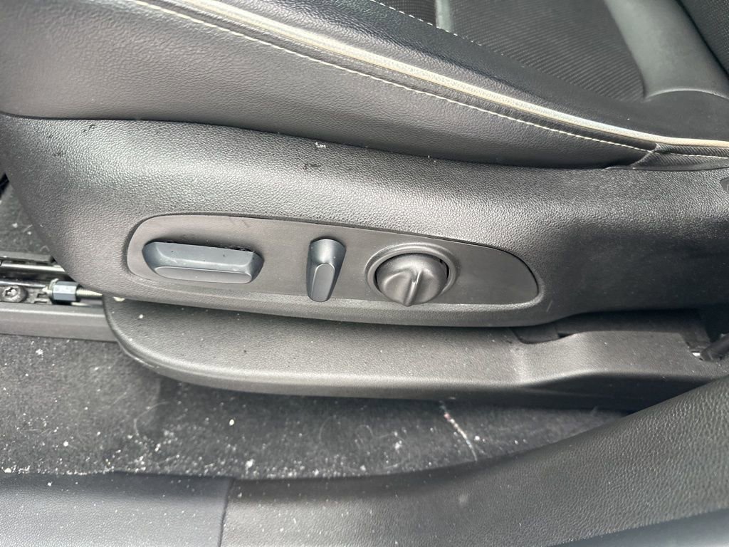 Used 2023 Chevrolet Traverse Premier image 19