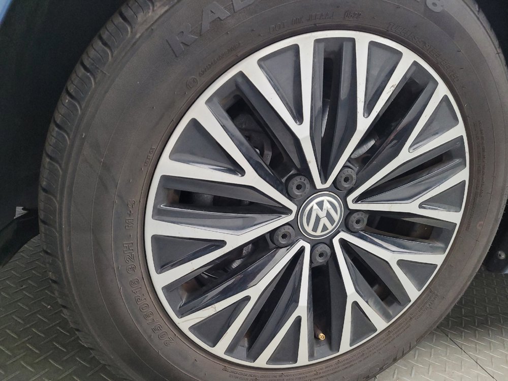 Used 2019 Volkswagen Jetta SE w/ Cold Weather Package FWD image 31