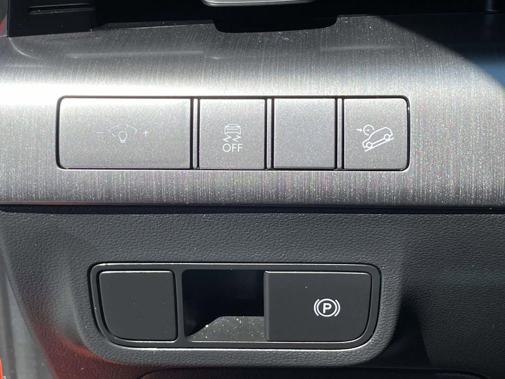 Used 2025 Hyundai Kona SEL FWD image 24