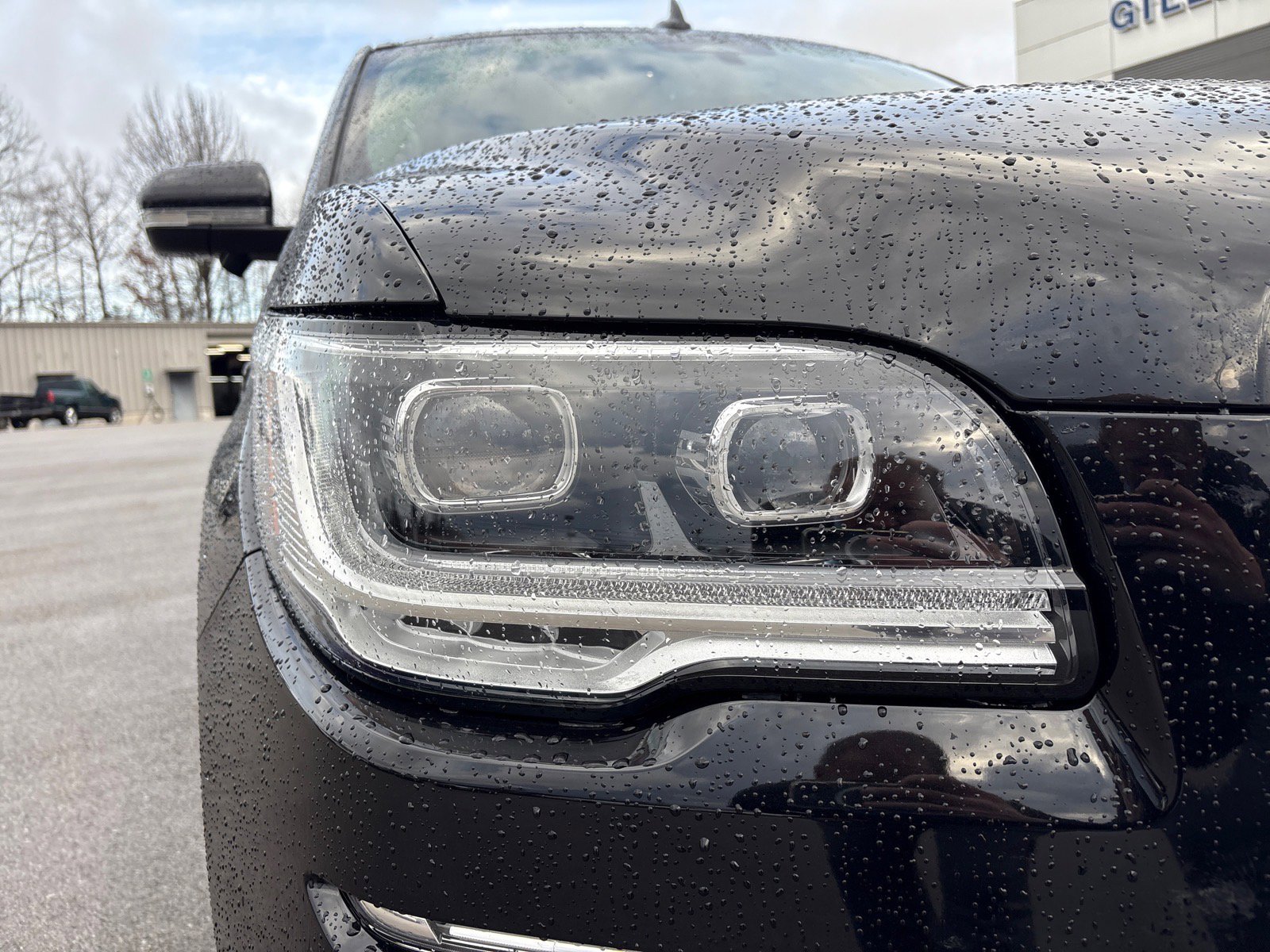 Used 2024 Lincoln Navigator Reserve image 3