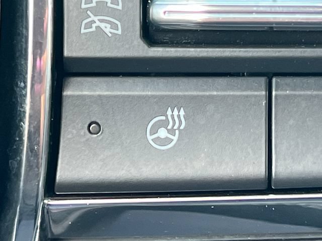 Used 2025 GMC Yukon XL Denali AWD/4WD image 27