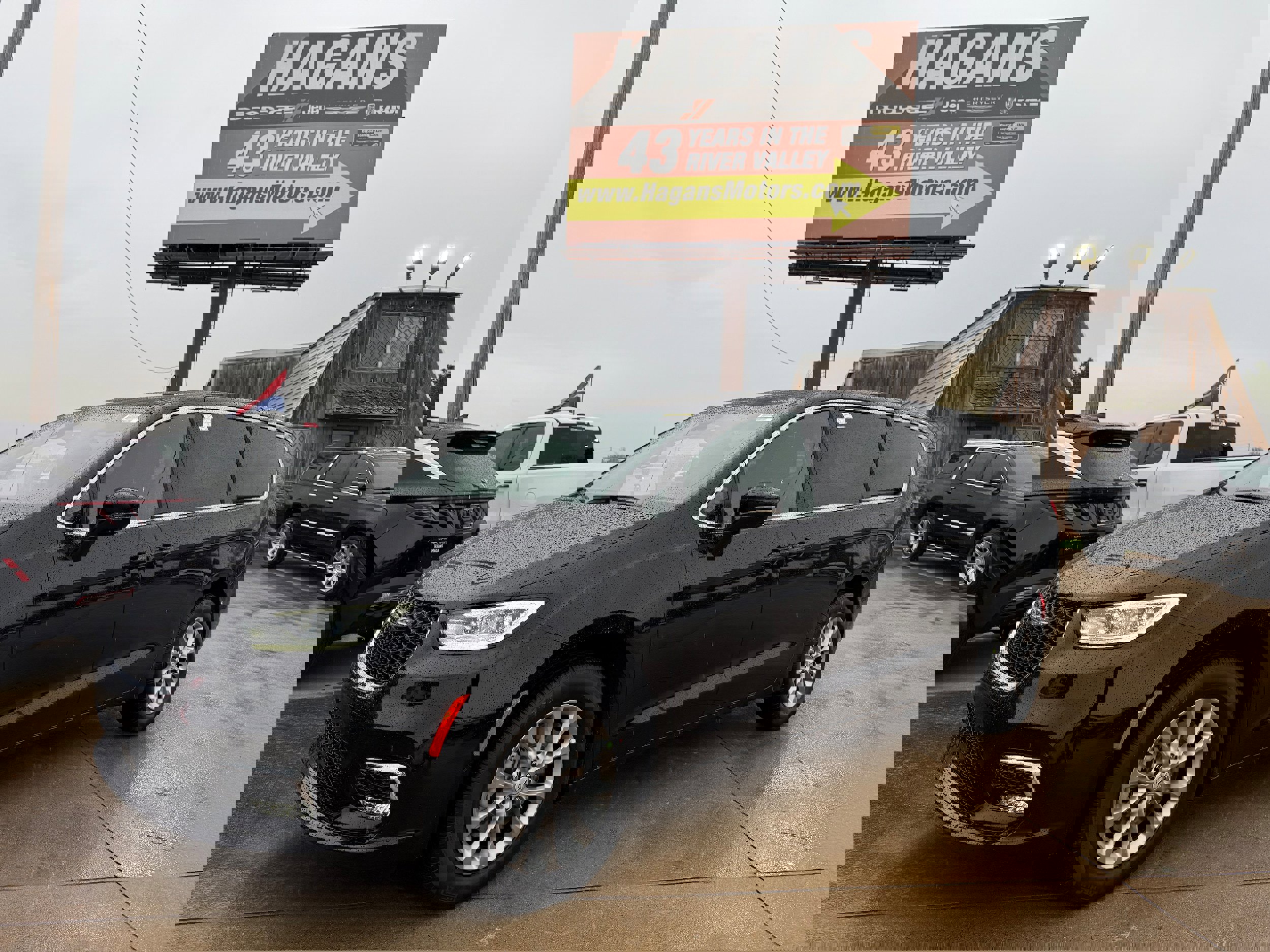 New 2026 Chrysler Pacifica Limited w/ Uconnect Theater Family Group image 1