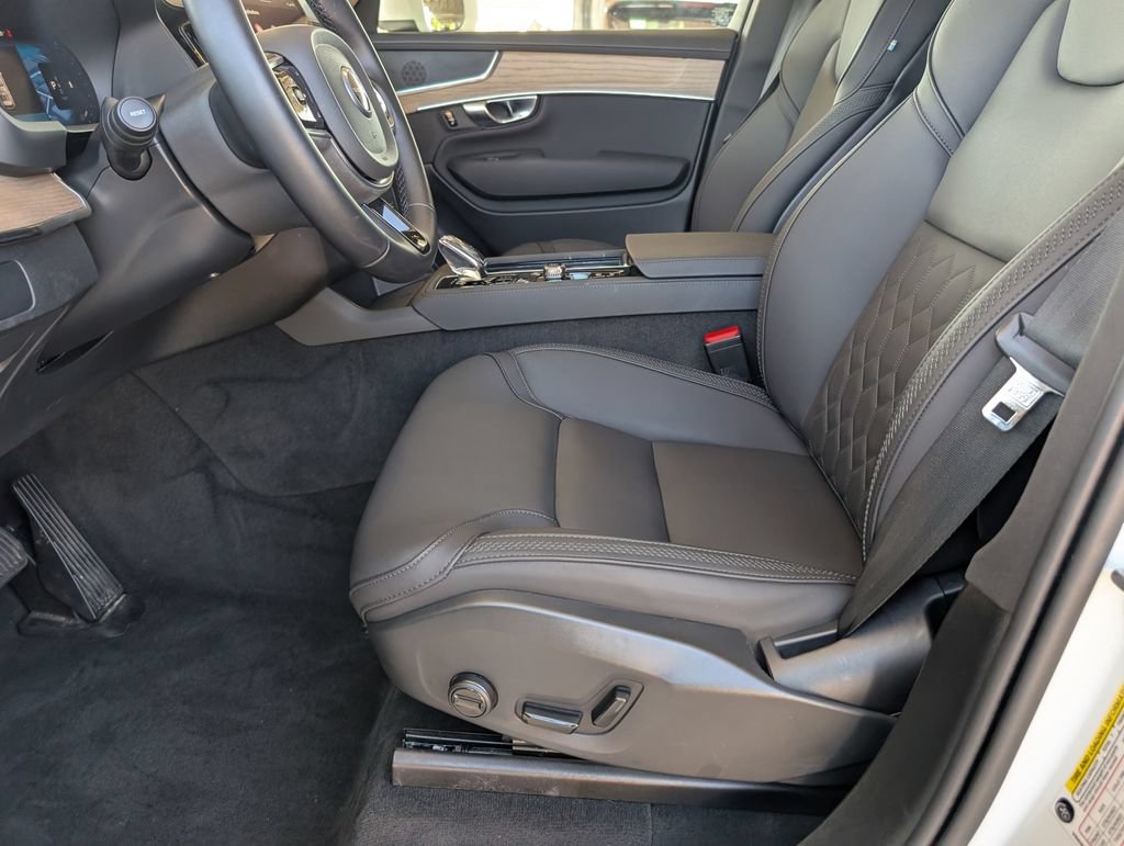 Used 2025 Volvo XC90 B6 Plus AWD/4WD image 15