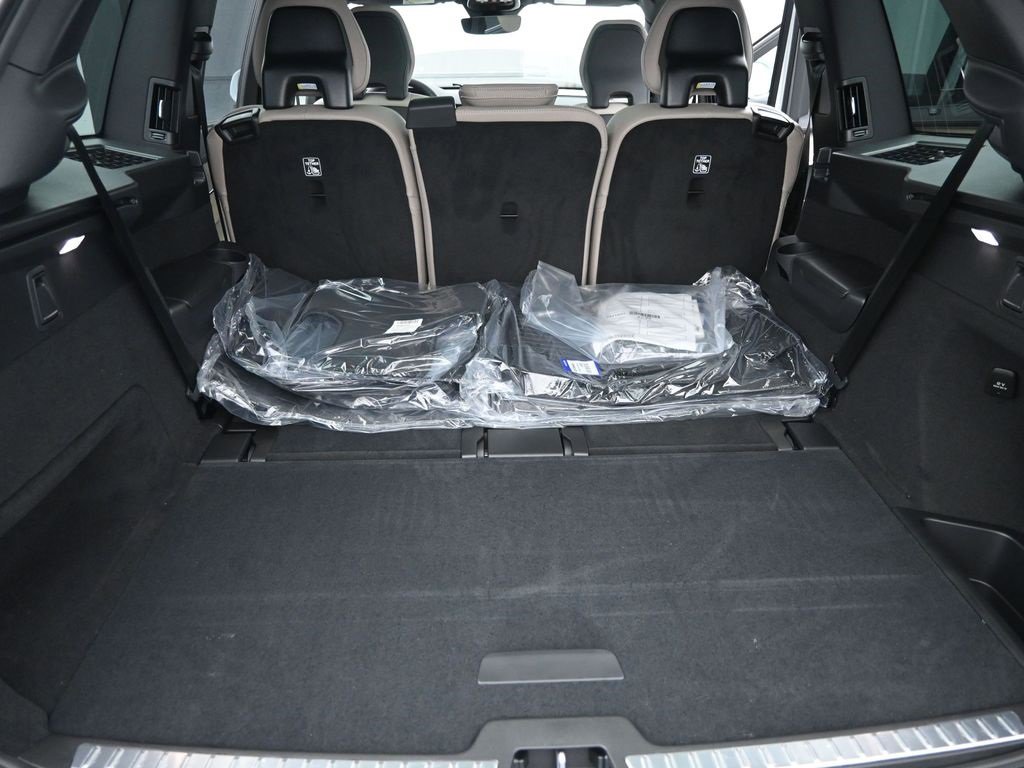 New 2026 Volvo XC90 B6 Ultra image 30