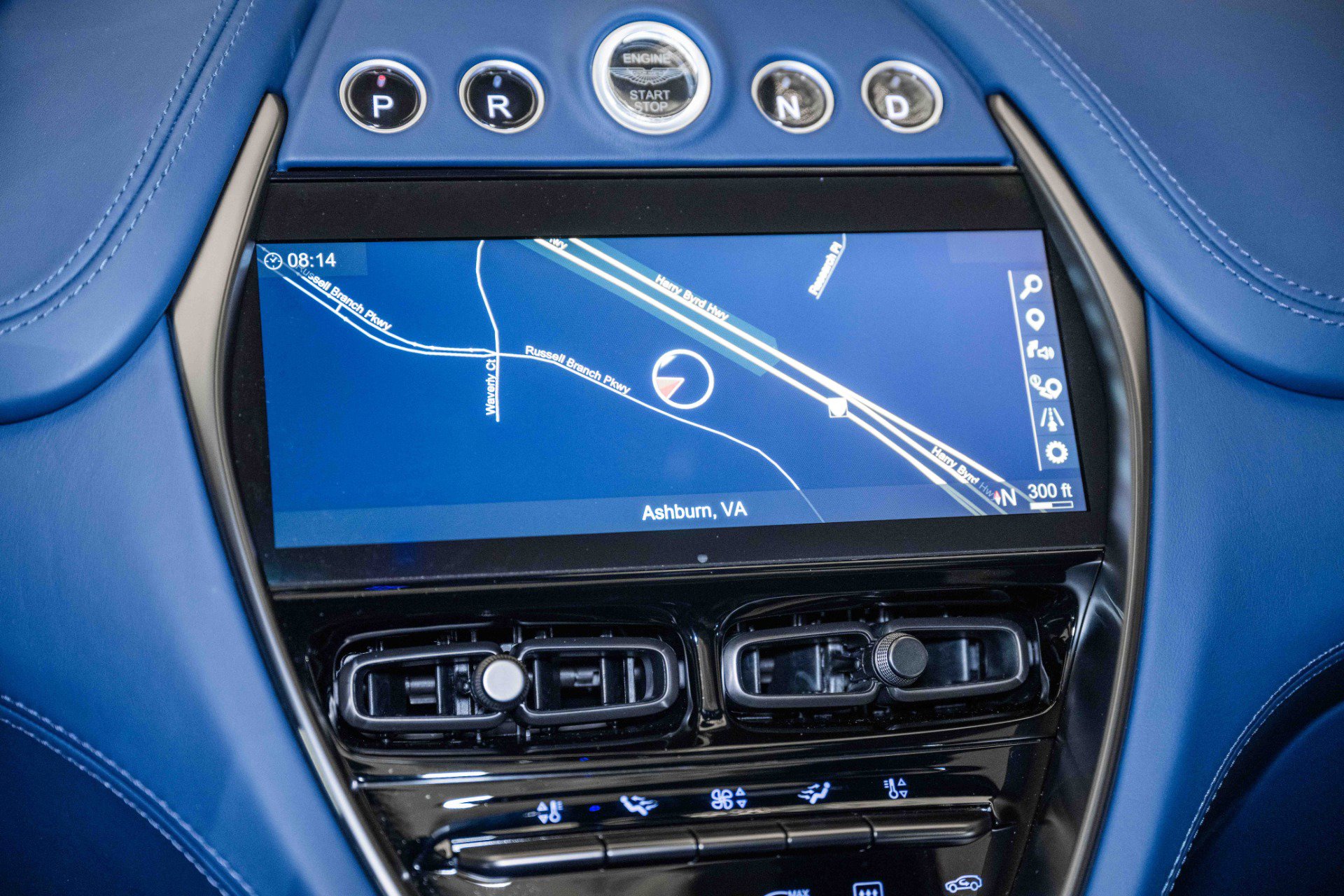 Used 2024 Aston Martin DBX 707 image 28