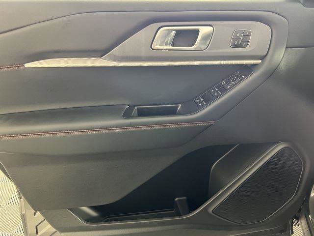 Used 2025 Ford Explorer ST-Line w/ Premium Package image 10
