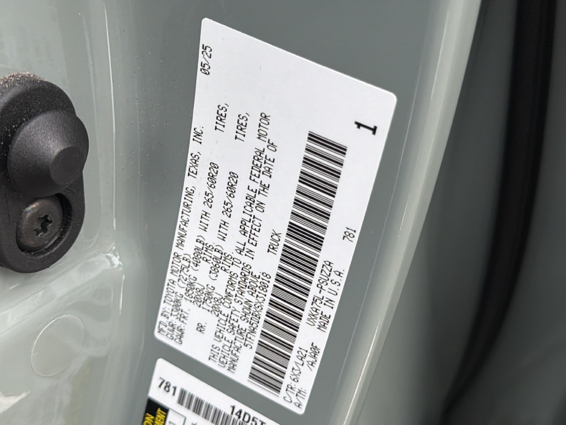 Used 2025 Toyota Tundra Platinum AWD/4WD image 34