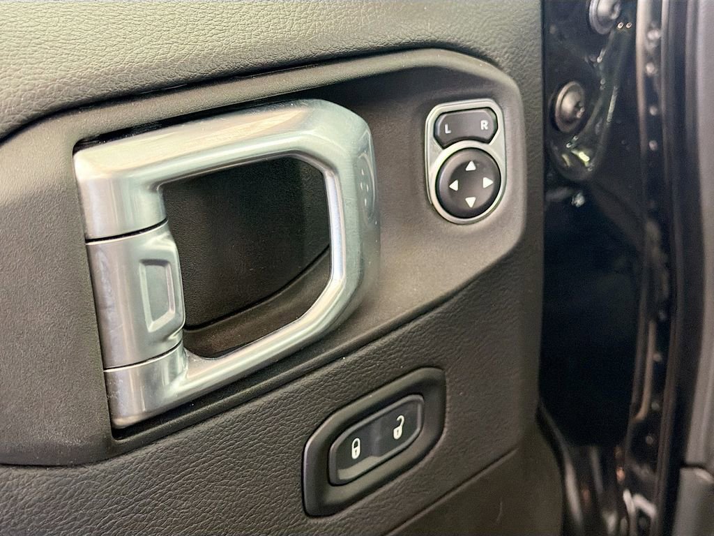 Used 2023 Jeep Wrangler Unlimited Sahara w/ Cold Weather Group image 19