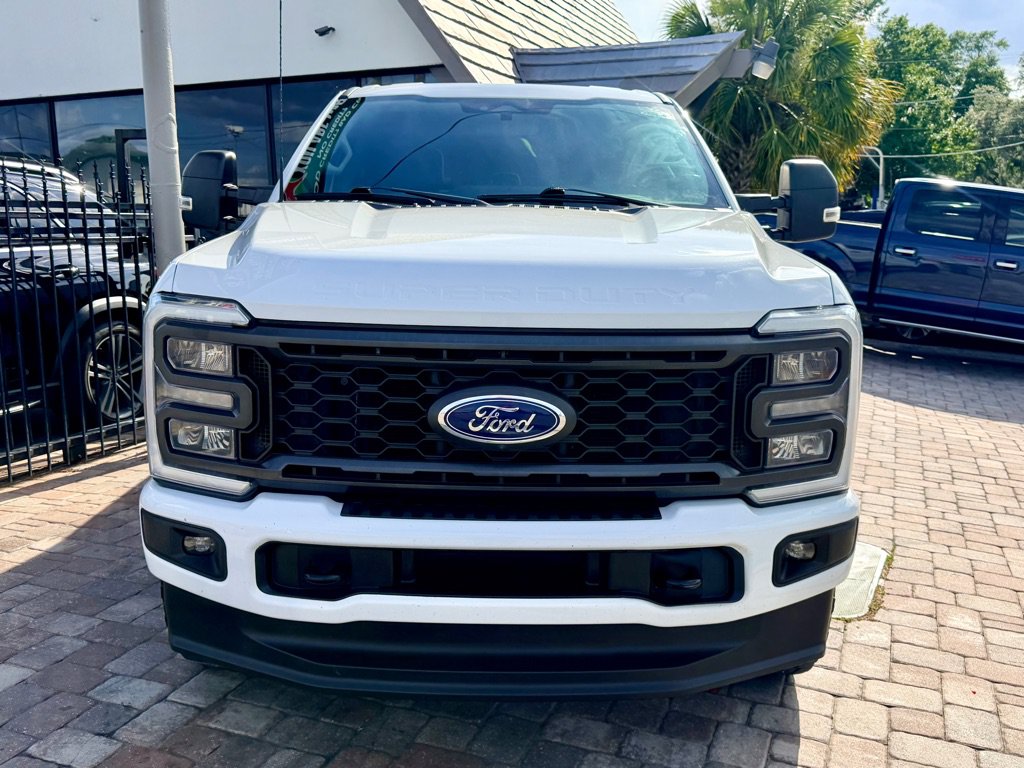 Used 2023 Ford F350 XL w/ STX Appearance Package AWD/4WD image 4