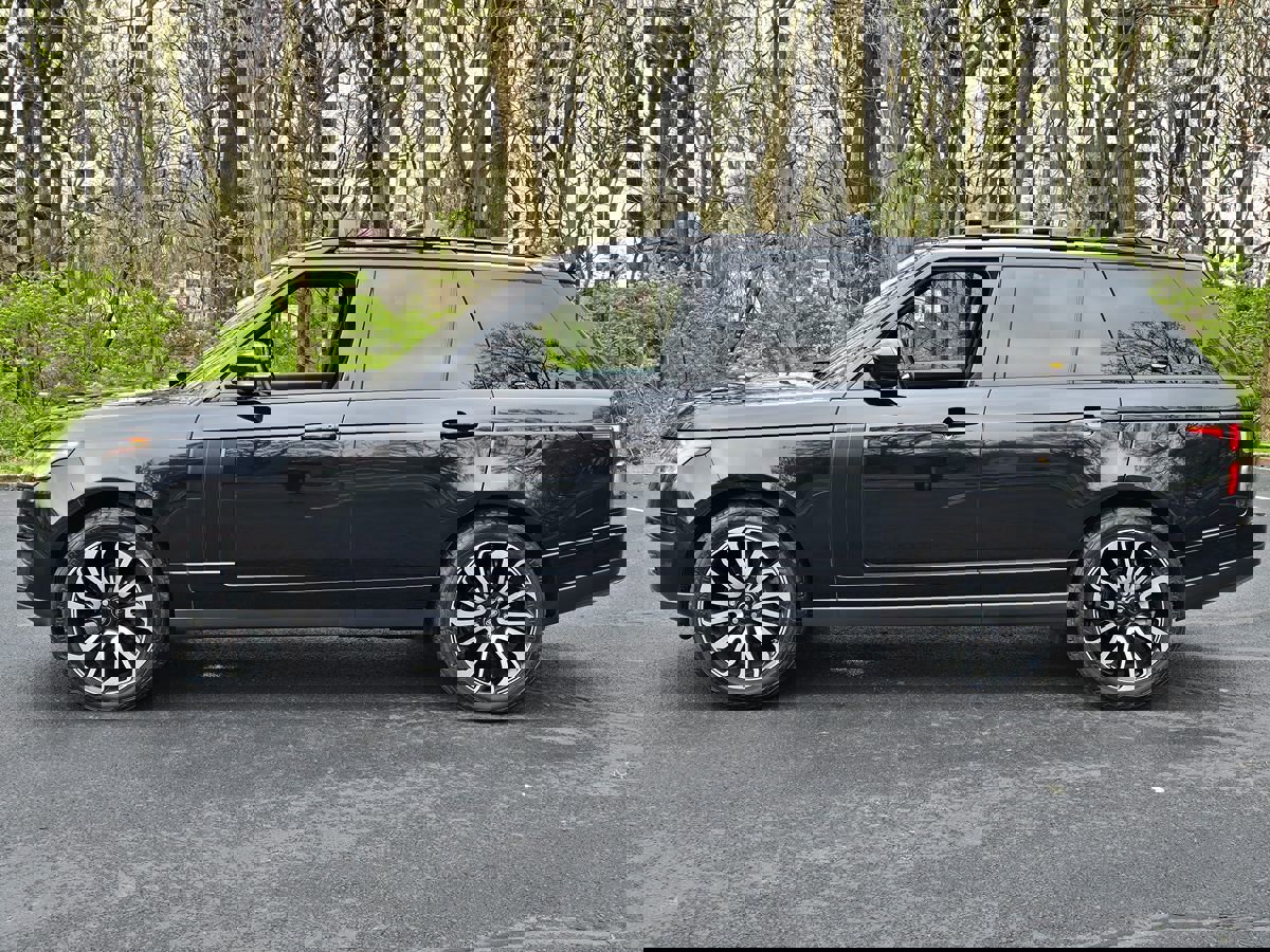Used 2020 Land Rover Range Rover image 3