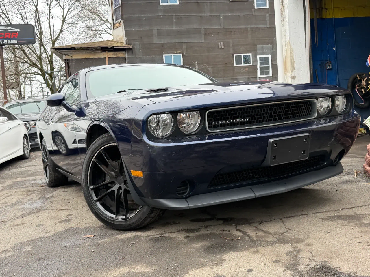 Used 2014 Dodge Challenger SXT RWD image 15