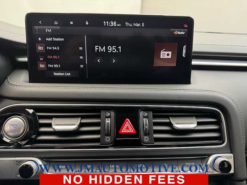 Used 2023 Genesis G70 2.0T image 22