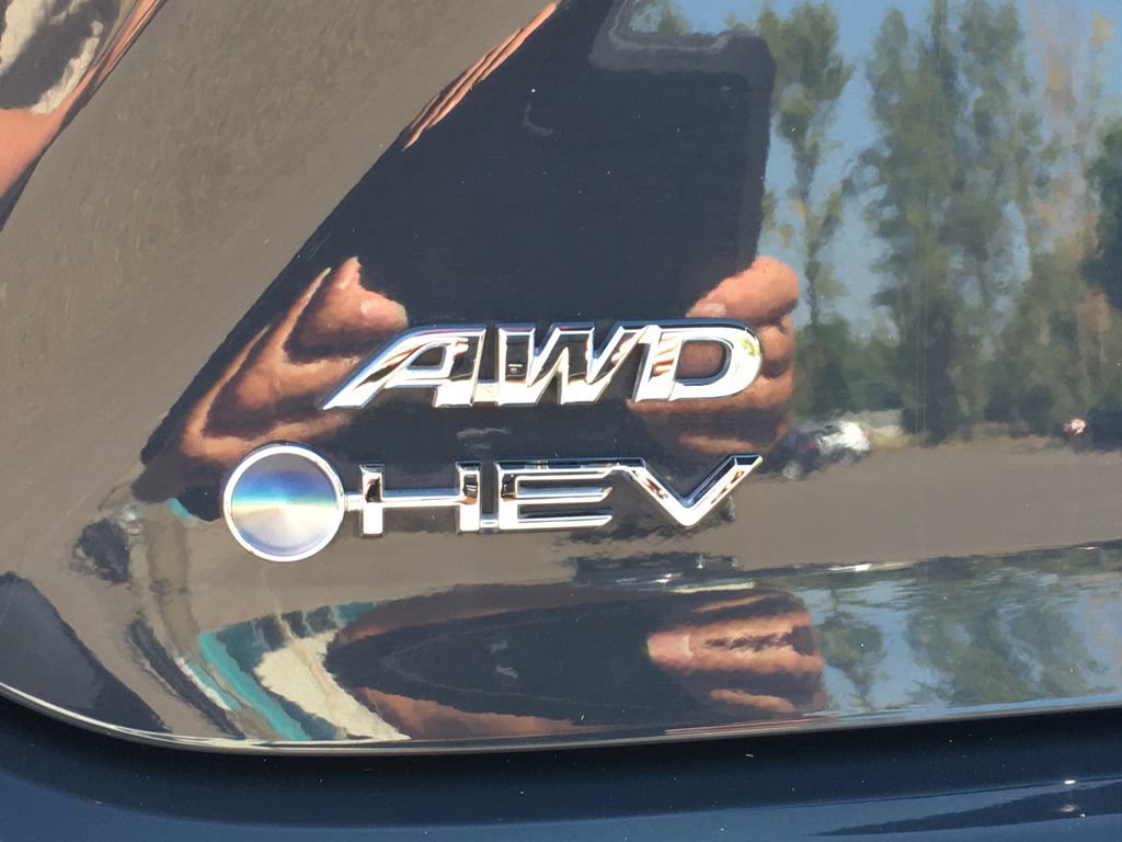 Used 2025 Toyota Camry XLE w/ Premium Package AWD/4WD image 6