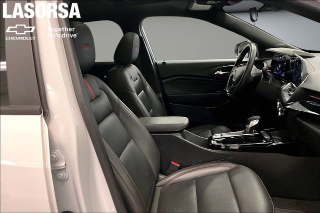 Certified 2025 Chevrolet Trax RS w/ Sunroof Package FWD image 7