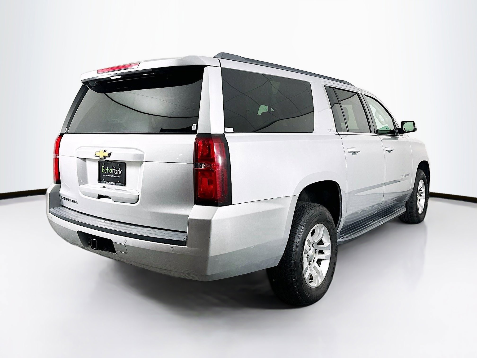 Used 2018 Chevrolet Suburban LT image 9