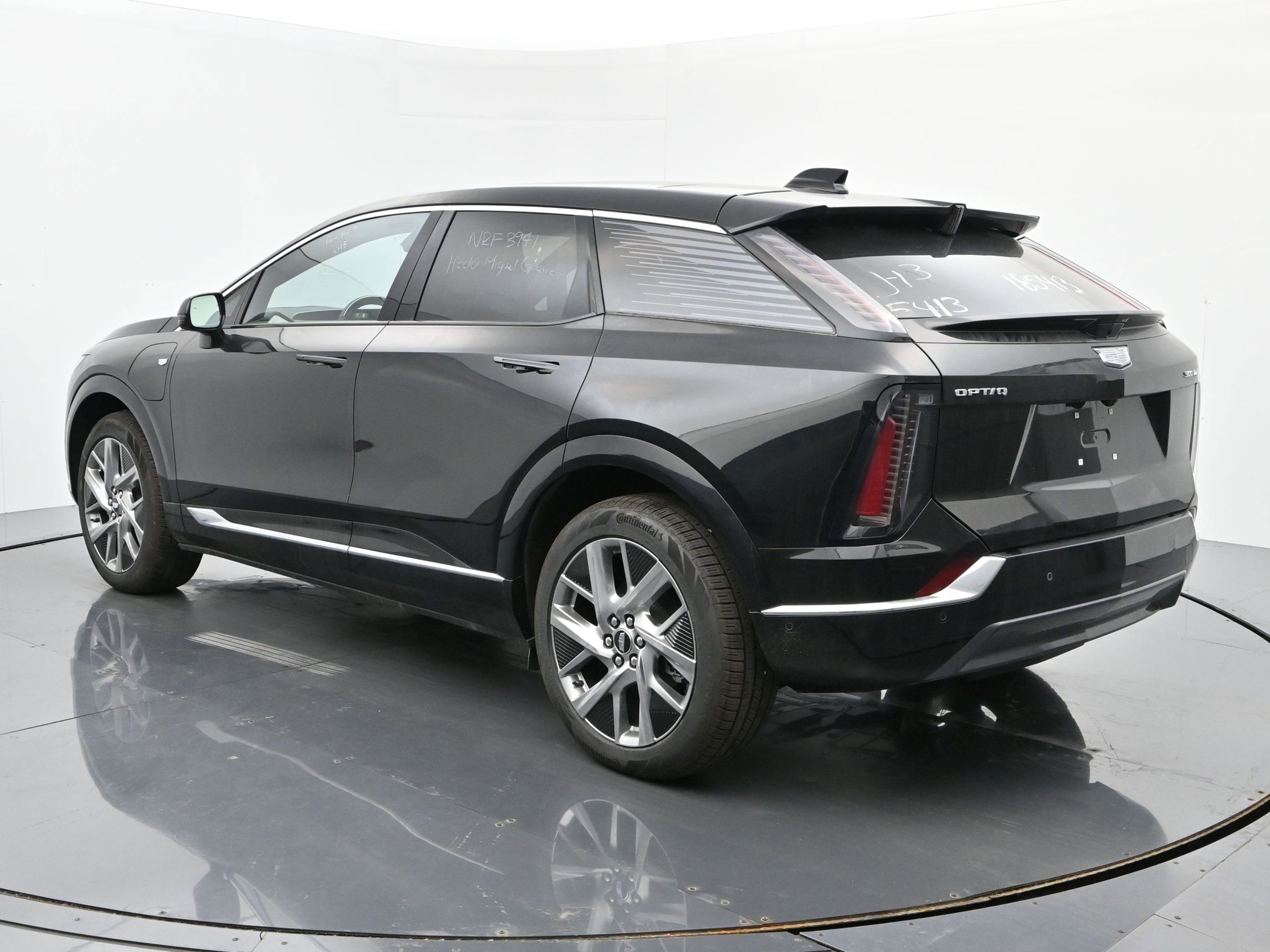 New 2025 Cadillac Optiq Luxury 2 w/ LPO, Floor Liner Package image 3