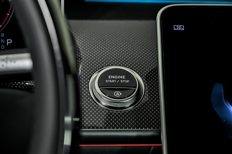 Used 2025 Mercedes-Benz S 580 4MATIC Sedan image 32