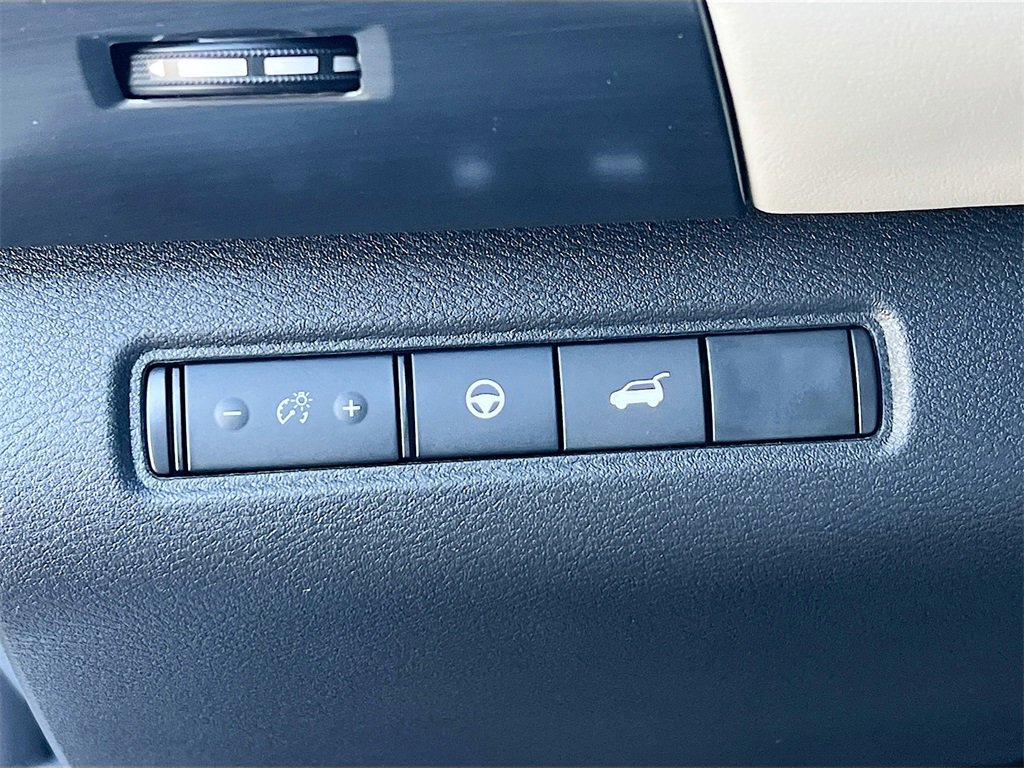 New 2025 Nissan Pathfinder SL image 10