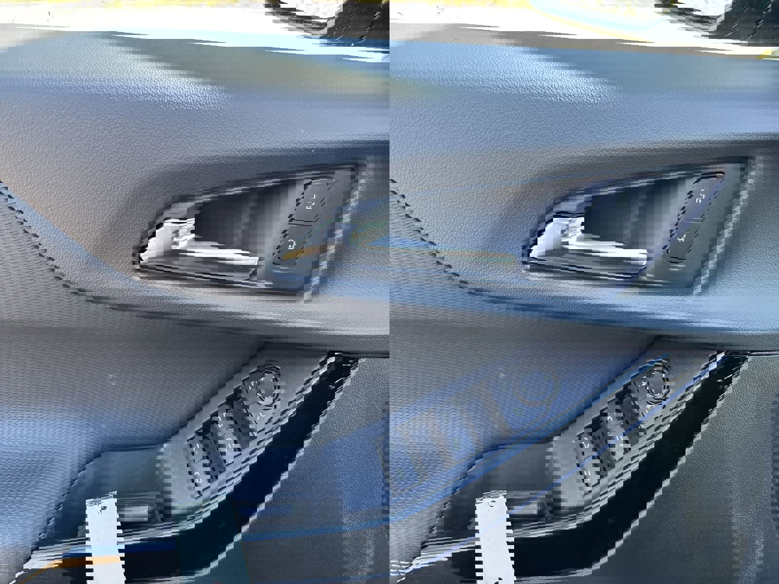 New 2026 Chevrolet Equinox LT image 16