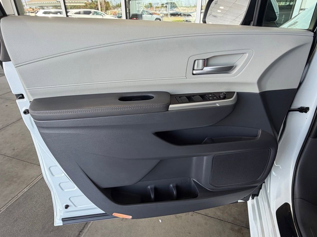 Certified 2023 Toyota Sienna XLE AWD/4WD image 18